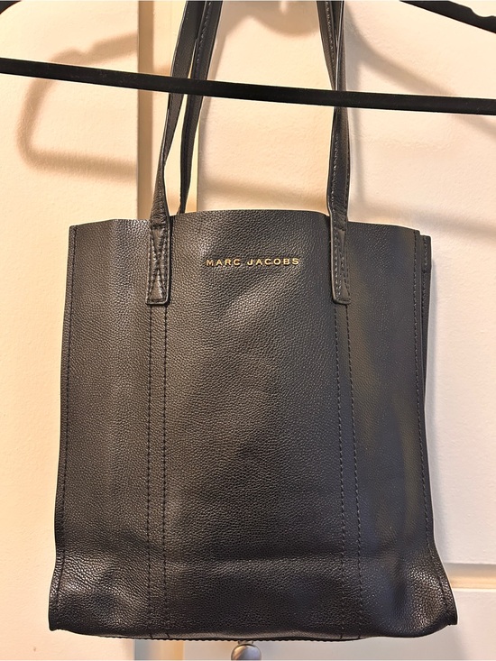 Marc Jacobs Handbags - Marc Jacobs Black Pebbled Leather Vertical Tote with Gold Logo